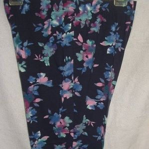 NWOT  Roaman's Floral Print Leggings